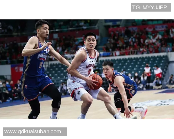 广州男篮迎战南京同曦全力争胜展现球队实力与风采